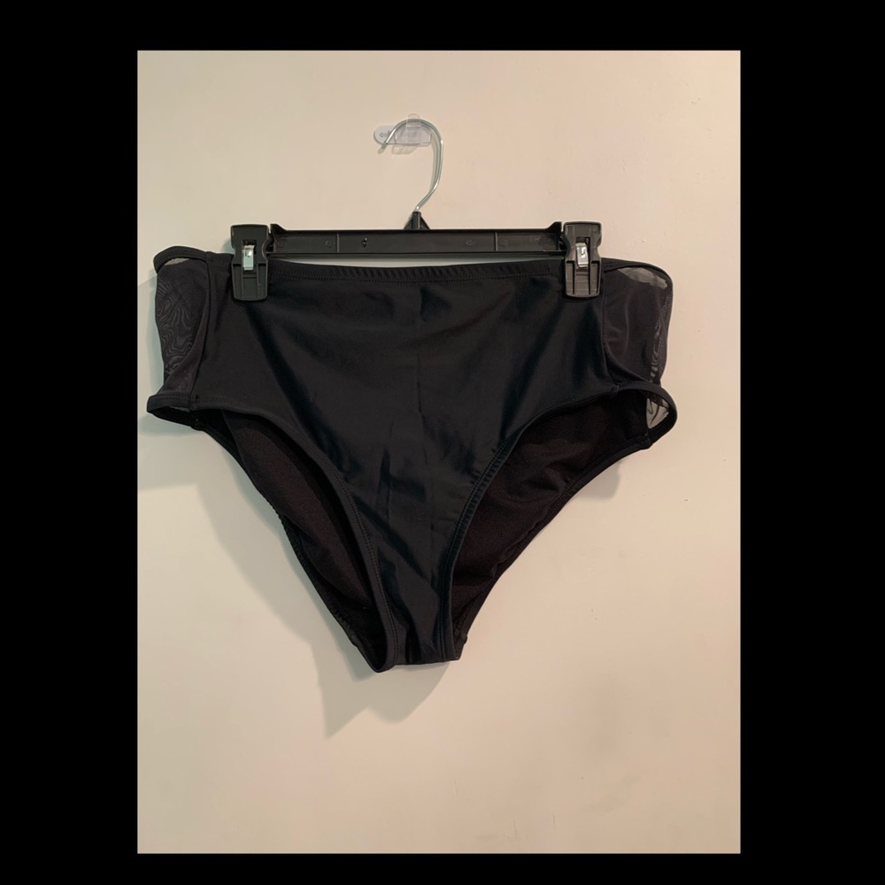 💕💕3 for $22💕💕NEVERWORNHigh Waisted Swim Bottom
